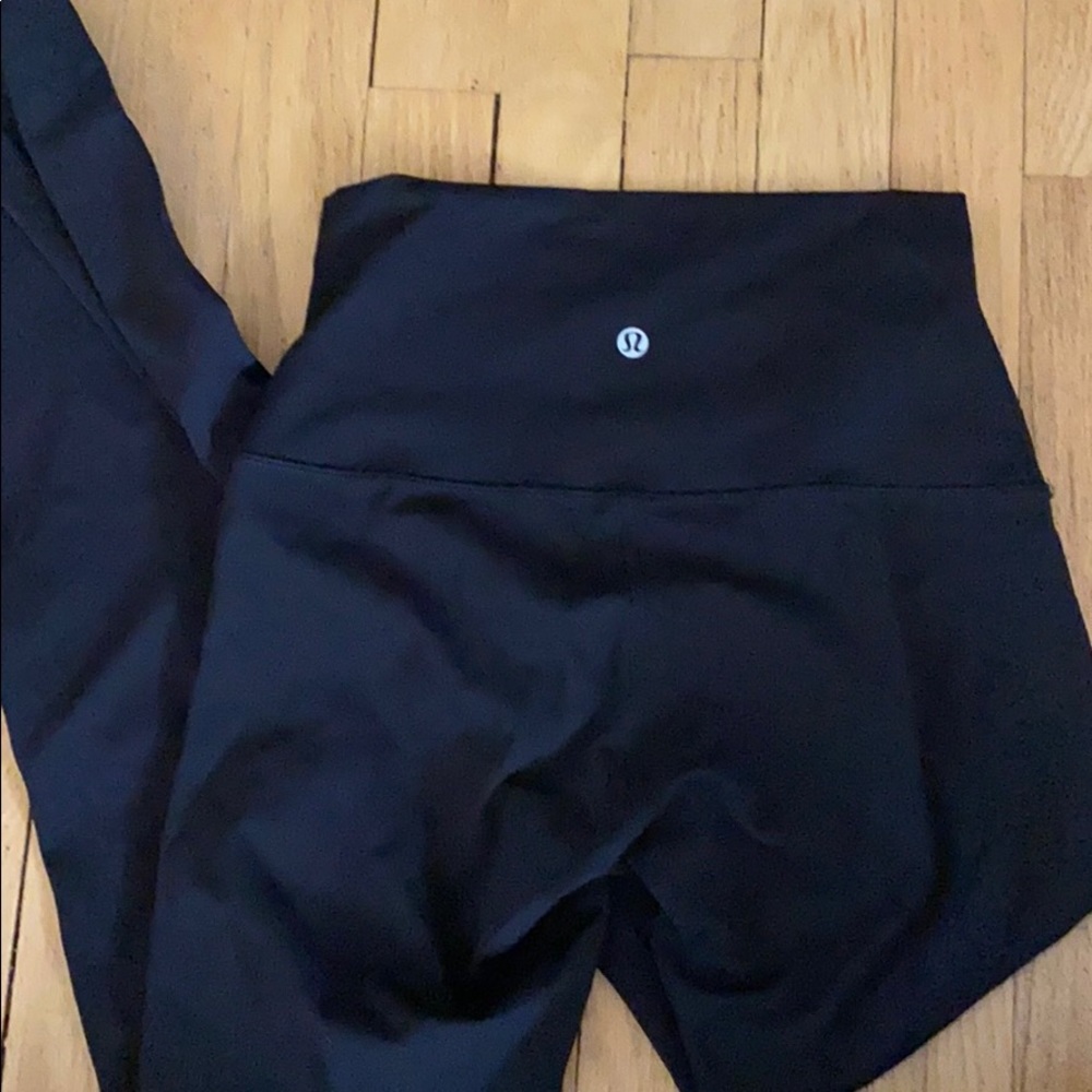 Lululemon wunder under size 6. Euc.